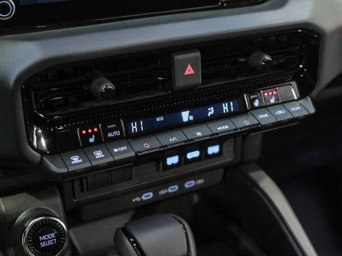 Used 2025 Toyota Land Cruiser image 56