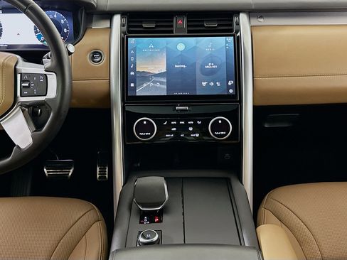 Used 2023 Land Rover Discovery HSE R-Dynamic image 11