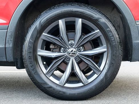 Used 2022 Volkswagen Tiguan SE AWD/4WD image 14
