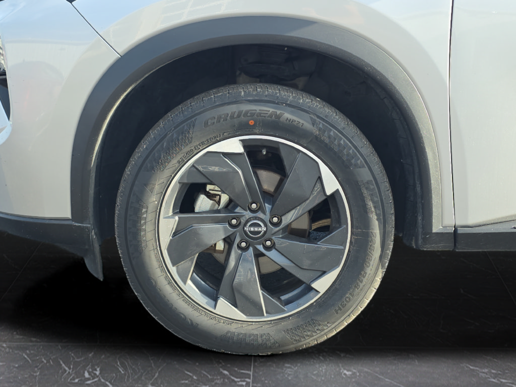 Used 2024 Nissan Rogue SV AWD/4WD image 30