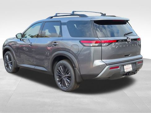 New 2026 Nissan Pathfinder SL w/ SL Premium Package AWD/4WD image 11