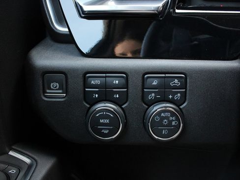 Used 2024 Chevrolet Silverado 1500 RST AWD/4WD image 9