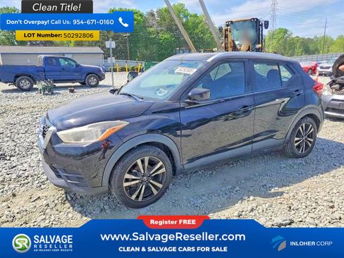 Used 2020 Nissan Kicks SV image 1