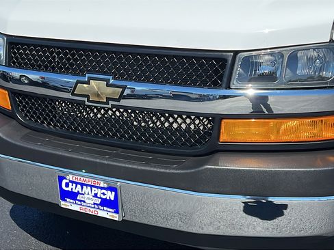 Certified 2025 Chevrolet Express 3500 LT w/ LT Preferred Equipment Group RWD image 10