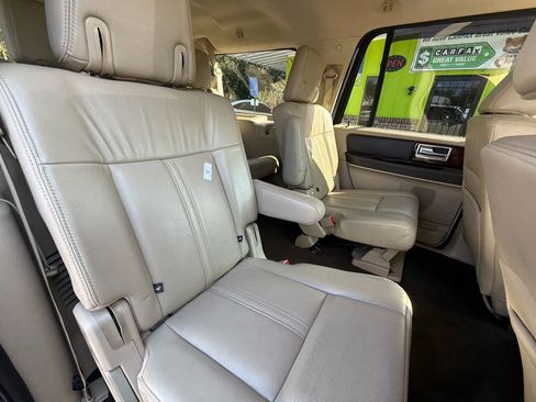 Used 2016 Lincoln Navigator L Reserve image 11