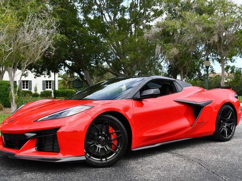 Used 2023 Chevrolet Corvette Z06 w/ Stealth Interior Trim Package RWD image 27