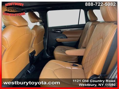 Certified 2024 Toyota Highlander Platinum AWD/4WD image 15
