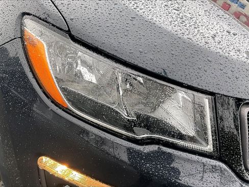 Used 2018 Jeep Compass Trailhawk w/ Cold Weather Group image 28