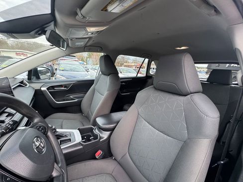 Used 2024 Toyota RAV4 XLE image 20