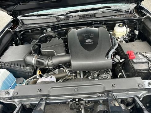 Used 2023 Toyota Tacoma TRD Off-Road image 28