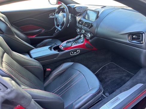 Used 2019 Aston Martin V8 Vantage Coupe image 19