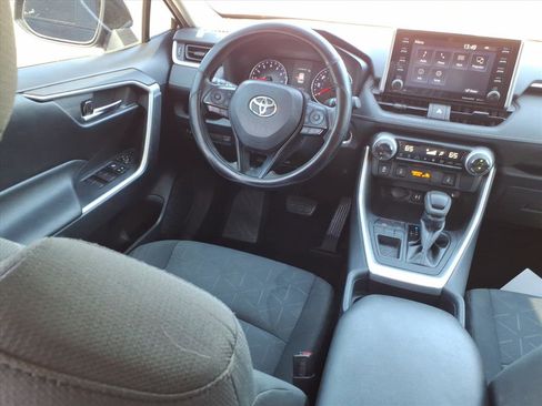 Used 2019 Toyota RAV4 XLE image 4