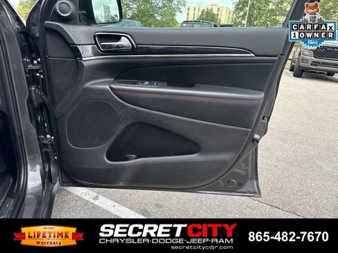 Used 2021 Jeep Grand Cherokee Trailhawk w/ Trailhawk Luxury Group AWD/4WD image 11