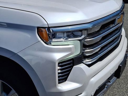 Used 2024 Chevrolet Silverado 1500 High Country w/ High Country Premium Package AWD/4WD image 26