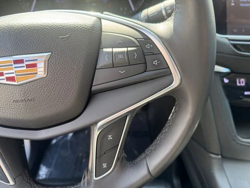 Used 2017 Cadillac XT5 Luxury w/ Driver Awareness Package image 23