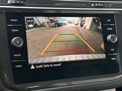 Used 2023 Volkswagen Tiguan SE FWD image 20