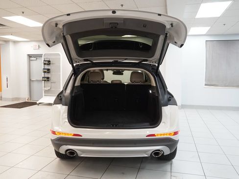 Used 2021 Lincoln Corsair AWD w/ Premium Package image 10