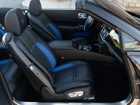 Used 2017 Rolls-Royce Dawn RWD image 62