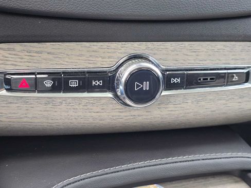 Certified 2023 Volvo XC90 B6 Ultimate w/ Lounge Package AWD/4WD image 31