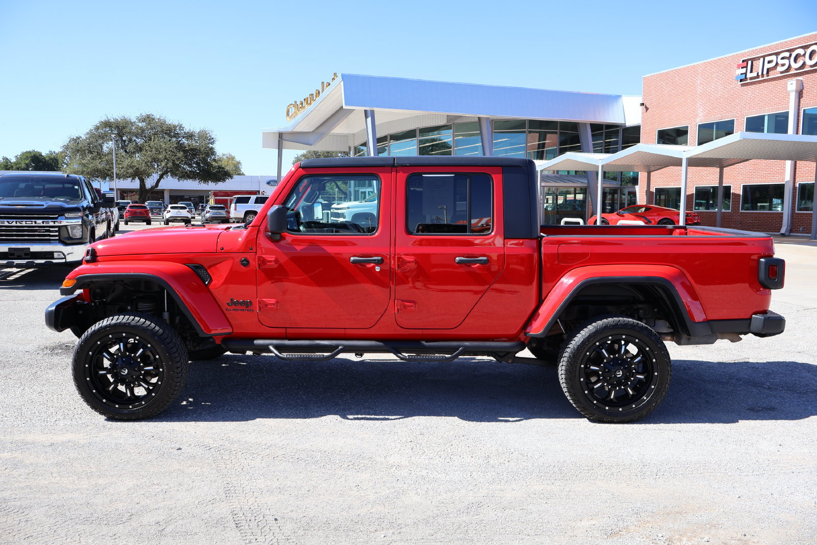 Used 2020 Jeep Gladiator Sport AWD/4WD image 2