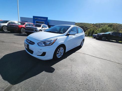 Used 2017 Hyundai Accent SE image 1