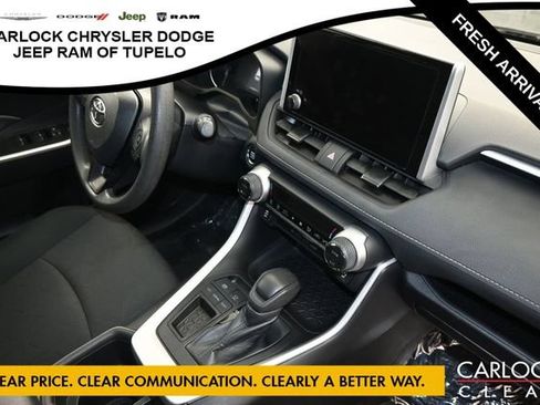 Used 2024 Toyota RAV4 XLE FWD image 43