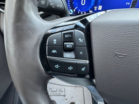 Used 2023 Ford Explorer Platinum w/ Premium Technology Package AWD/4WD image 12