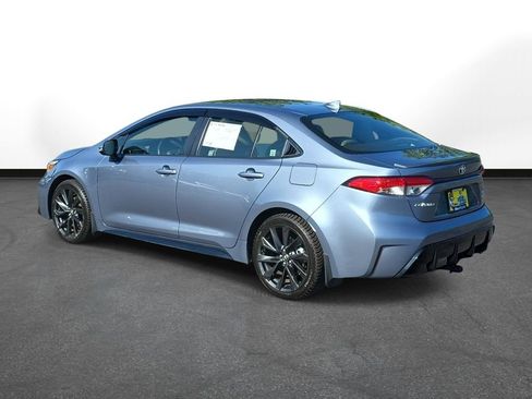 Used 2023 Toyota Corolla SE w/ SE Package FWD image 8