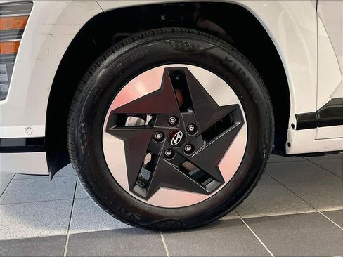 Used 2024 Hyundai Kona Limited FWD image 7