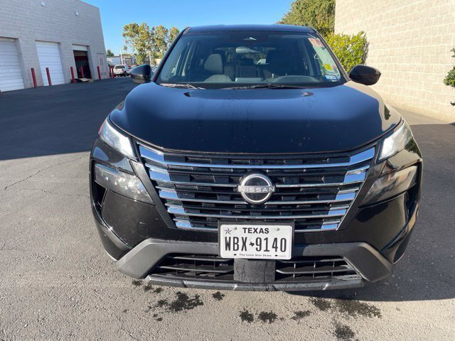 Used 2025 Nissan Rogue SV FWD image 2