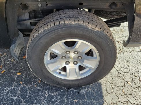 Used 2019 Chevrolet Silverado 1500 LT image 37