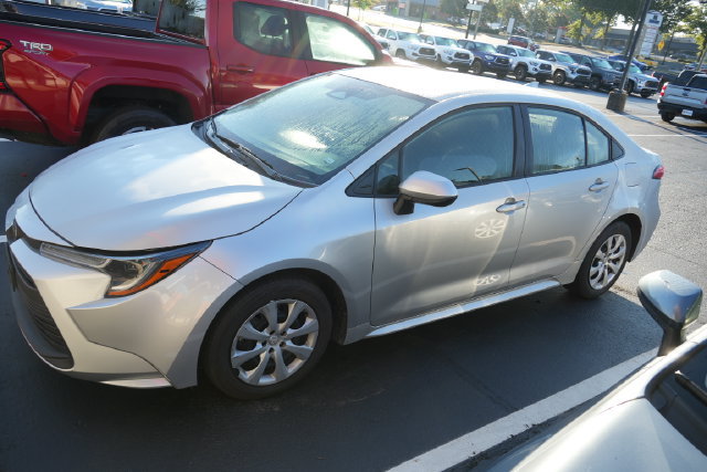 Used 2024 Toyota Corolla LE FWD image 11