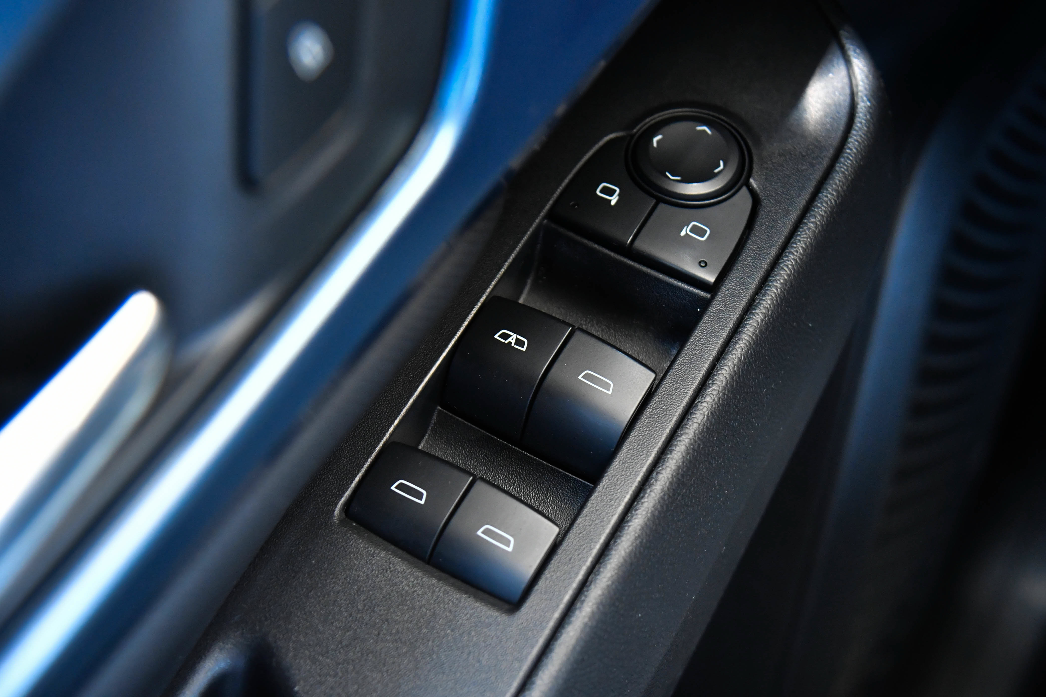 Used 2025 Chevrolet Equinox EV LT FWD image 42