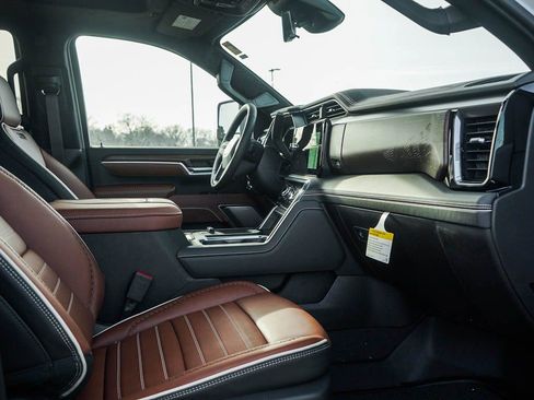 New 2026 GMC Sierra 3500 Denali Ultimate image 9