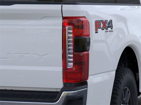 New 2026 Ford F250 Lariat w/ FX4 Off-Road Package image 21