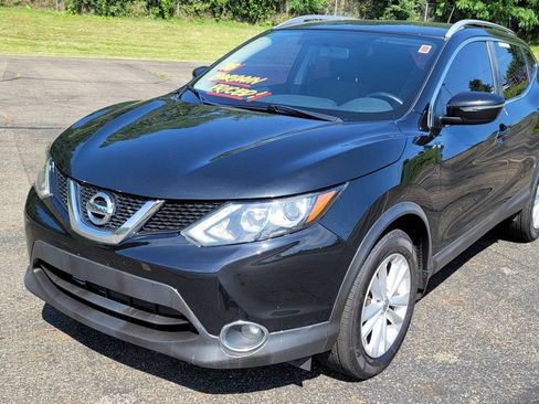 Used 2018 Nissan Rogue Sport SV w/ SV All-Weather Package AWD/4WD image 3