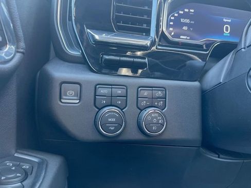 Used 2023 Chevrolet Silverado 1500 High Country w/ Technology Package image 18