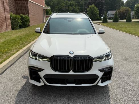 Used 2021 BMW X7 M50i AWD/4WD image 2