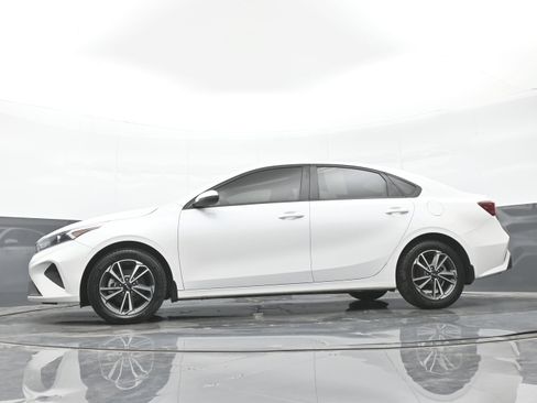 Used 2023 Kia Forte LXS w/ LXS Technology Package FWD image 44