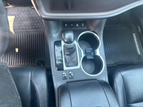 Used 2016 Toyota Highlander XLE AWD/4WD image 38