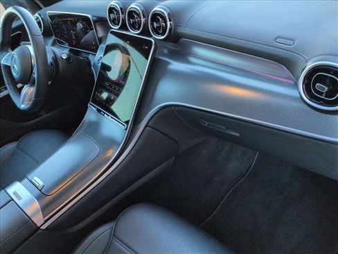 Used 2024 Mercedes-Benz GLC 300 4MATIC image 22