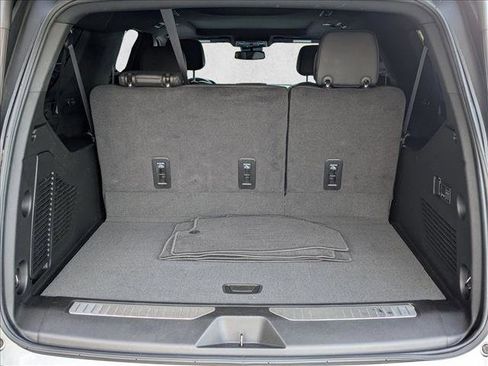 Used 2024 Chevrolet Suburban Z71 w/ Z71 Off-Road Package image 6