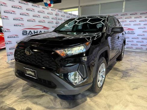 Used 2022 Toyota RAV4 LE FWD image 3