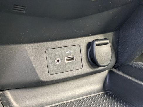 Used 2019 Nissan Rogue SV image 29