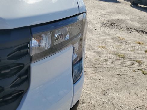 New 2025 Ford Maverick XL image 4