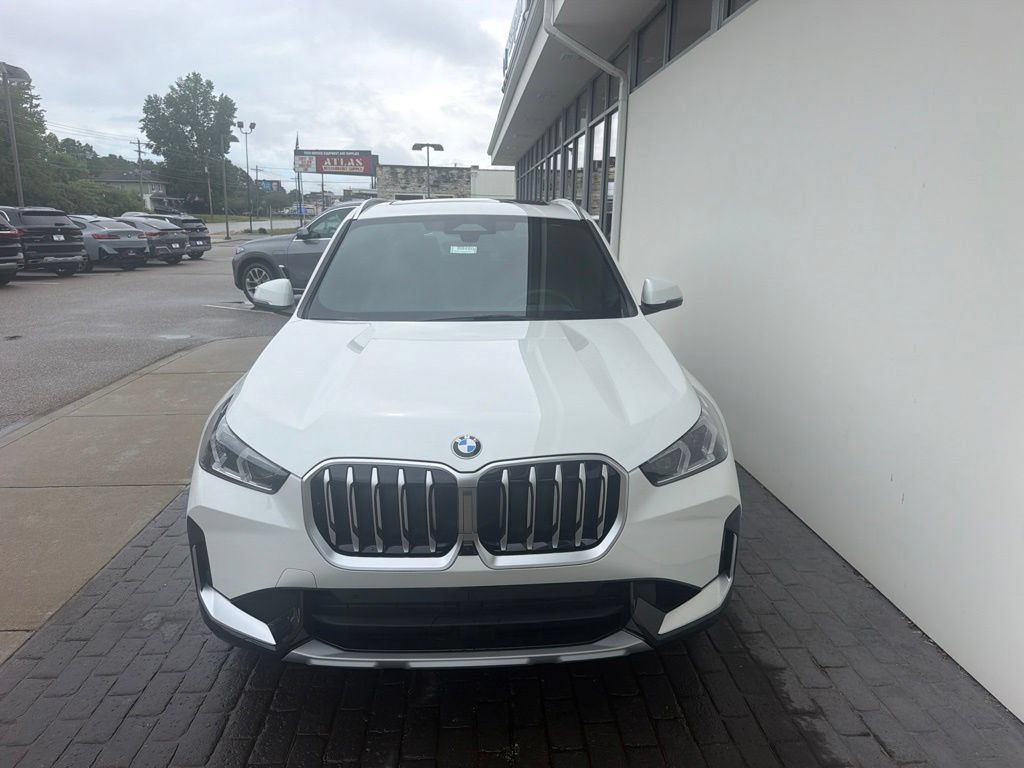 New 2027 BMW X1 xDrive28i AWD/4WD image 2