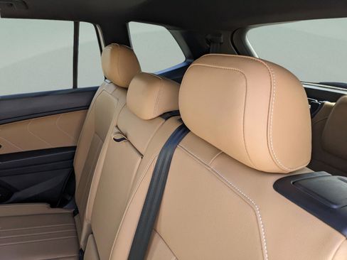 Used 2023 Volkswagen Tiguan SE image 17