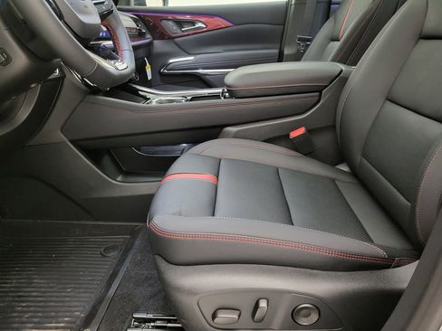 New 2026 Chevrolet Traverse RS w/ LPO, Floor Liner Package image 7