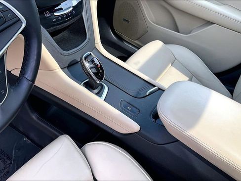 Used 2017 Cadillac XT5 Luxury w/ Driver Awareness Package image 18