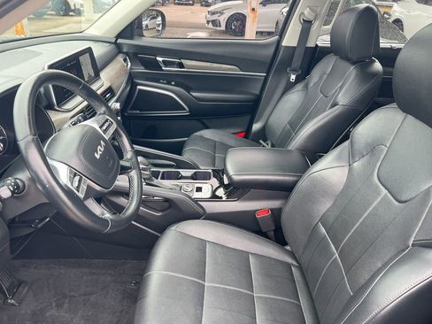 Certified 2022 Kia Telluride EX w/ EX Premium Package AWD/4WD image 4